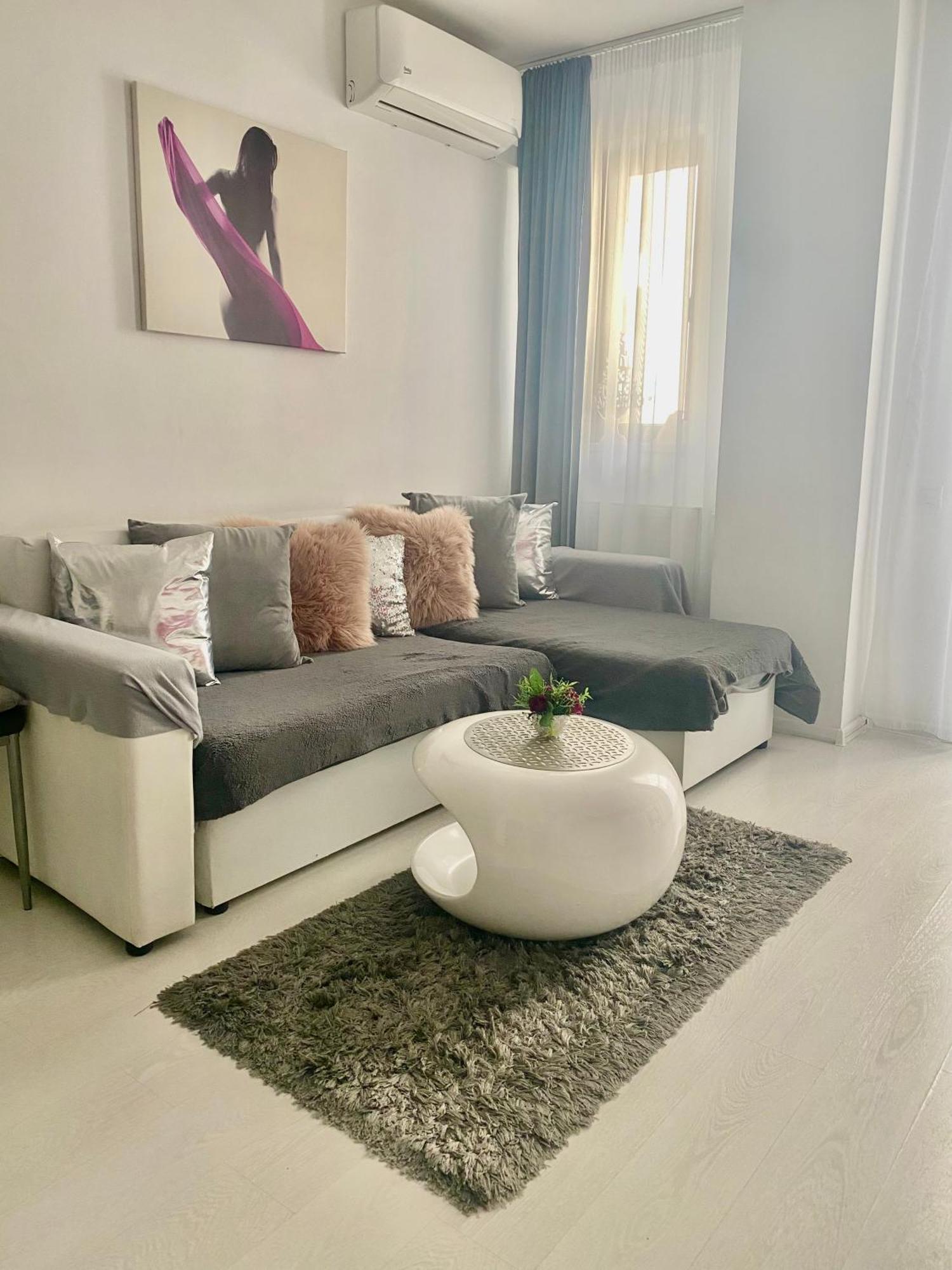 White Luxury Apartment Sibiu Exterior photo